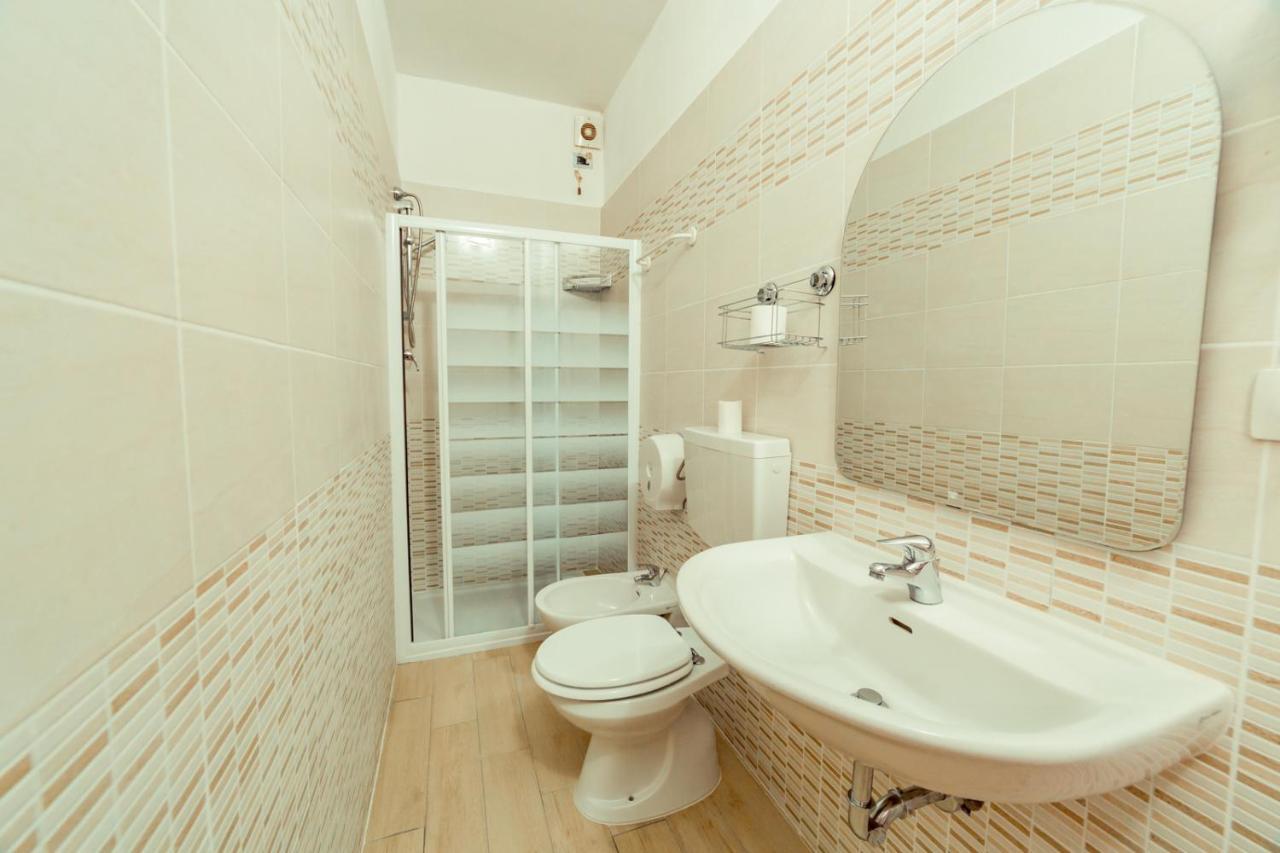 Cristal Rooms Piacenza Ngoại thất bức ảnh