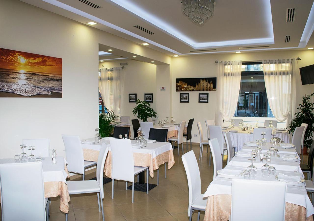 Cristal Rooms Piacenza Ngoại thất bức ảnh