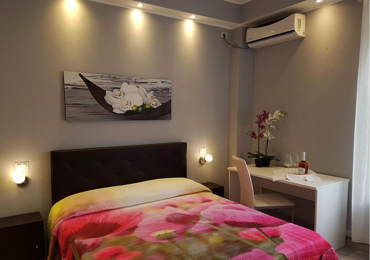 Cristal Rooms Piacenza Ngoại thất bức ảnh