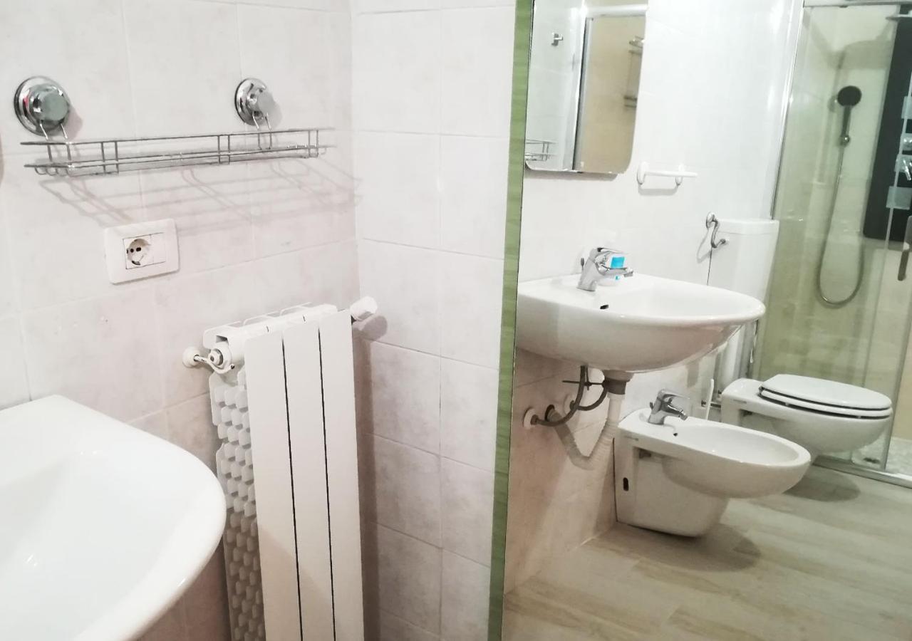 Cristal Rooms Piacenza Ngoại thất bức ảnh