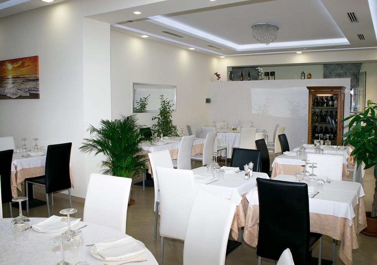 Cristal Rooms Piacenza Ngoại thất bức ảnh